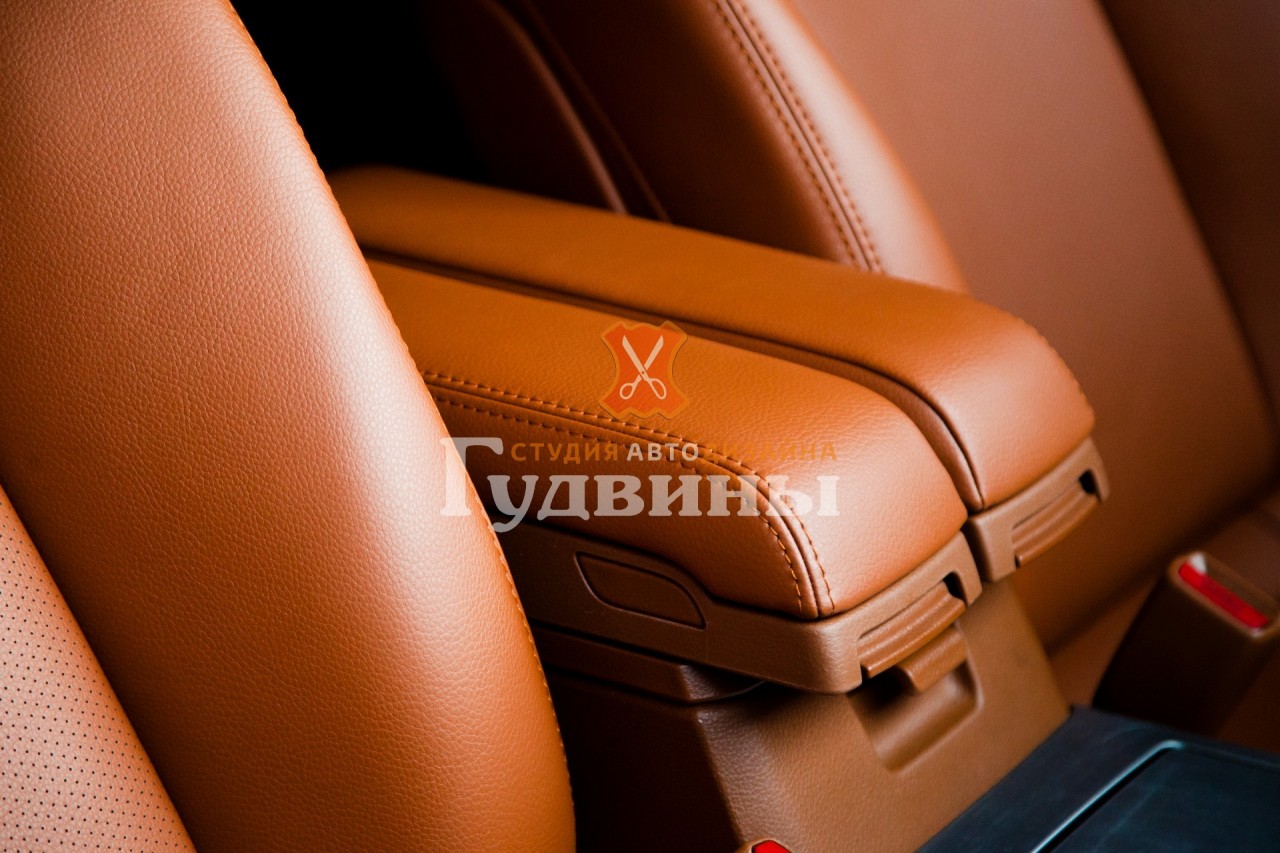 Перетяжка салона Infiniti FX35 - Гудвины - студия автодизайна